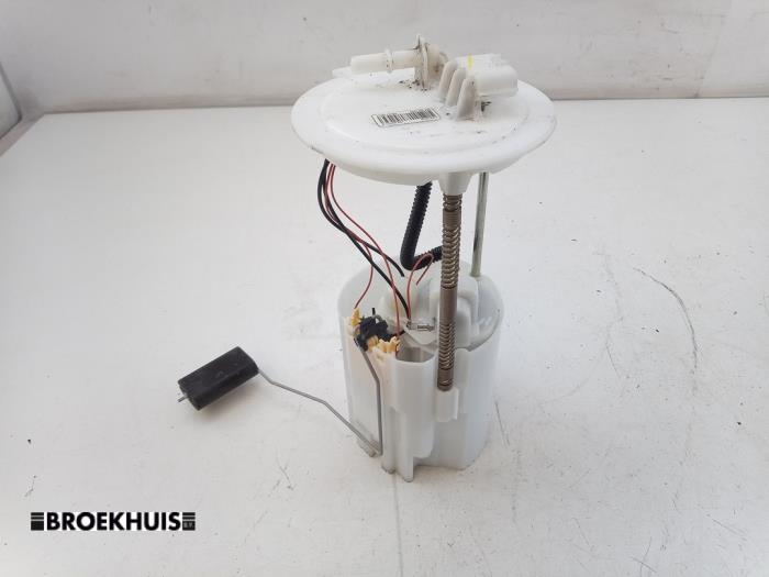 Gebrauchte Kraftstoffpumpe Elektrisch Renault Kadjar (RFEH) 1.2 Energy TCE 130 Preis € 45,00 Margenregelung angeboten von Autobedrijf Broekhuis B.V.