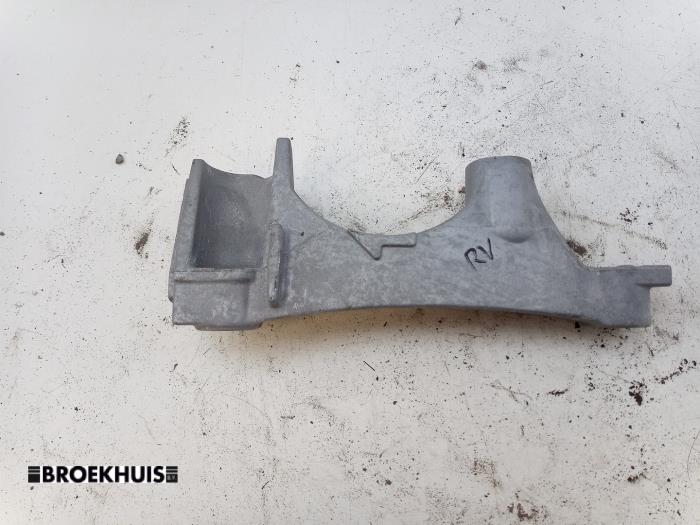 Used Engine mount Toyota RAV4 (A5) 2.5 Plug-in Hybrid 16V AWD Price € 35,00 Margin scheme offered by Autobedrijf Broekhuis B.V.
