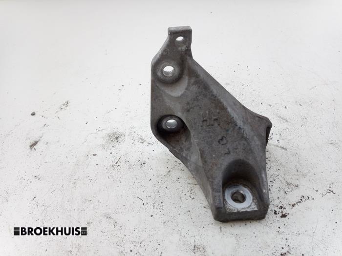 Used Engine mount Toyota RAV4 (A5) 2.5 Plug-in Hybrid 16V AWD Price € 35,00 Margin scheme offered by Autobedrijf Broekhuis B.V.