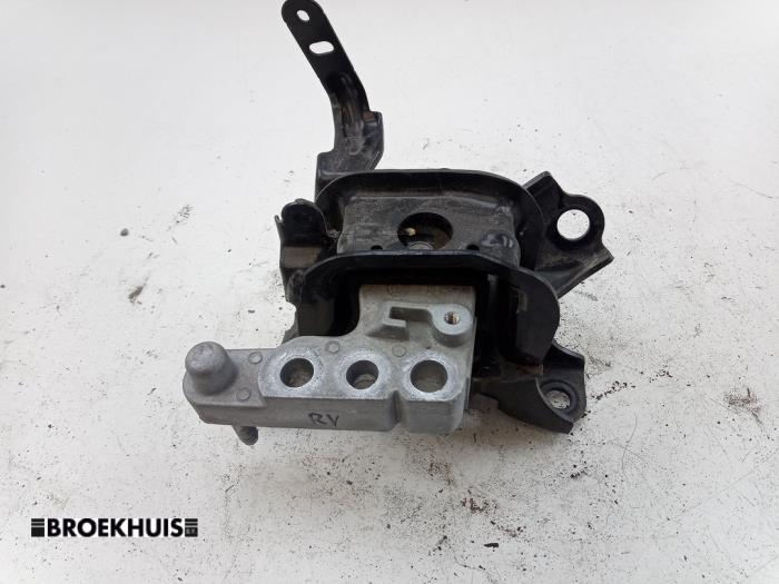 Used Engine mount Toyota RAV4 (A5) 2.5 Plug-in Hybrid 16V AWD Price € 50,00 Margin scheme offered by Autobedrijf Broekhuis B.V.