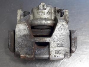 Used Front brake calliper, left Renault Scénic III (JZ) 2.0 16V CVT Price € 35,00 Margin scheme offered by Autobedrijf Broekhuis B.V.