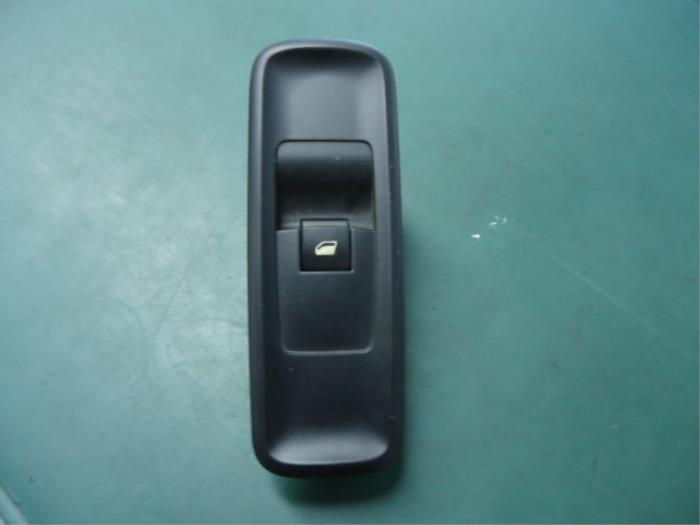 Usados Interruptor de ventanilla eléctrica Citroen C8 (EA/EB) 2.0 16V Precio € 20,00 Norma de margen ofrecido por Autobedrijf Broekhuis B.V.