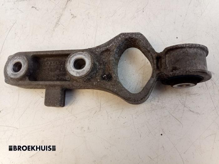 Used Engine mount Volvo V60 I (FW/GW) 2.0 D4 16V Price € 20,00 Margin scheme offered by Autobedrijf Broekhuis B.V.