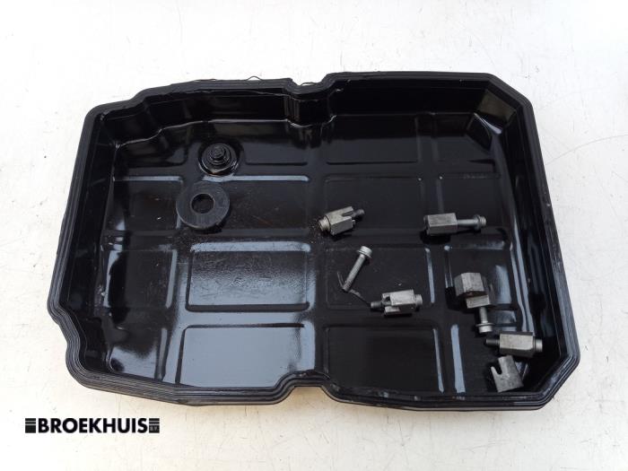 Usagé Couvercle carter Mercedes E (W212) E-220 CDI 16V BlueEfficiency,BlueTEC Prix sur demande proposé par Autobedrijf Broekhuis B.V.