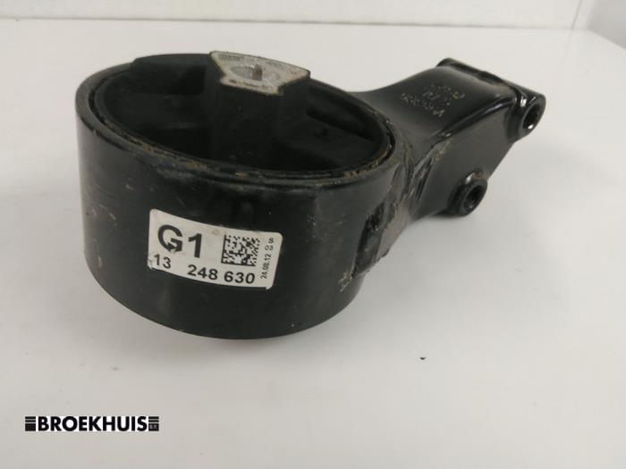 Used Engine mount Opel Astra J Sports Tourer (PD8/PE8/PF8) 1.4 Turbo 16V Price € 15,00 Margin scheme offered by Autobedrijf Broekhuis B.V.