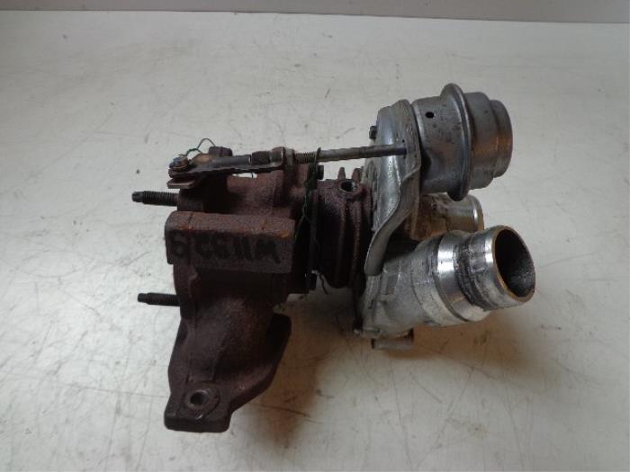 Usagé Turbo Opel Vivaro 2.0 CDTI Prix € 151,25 Prix TTC proposé par Autobedrijf Broekhuis B.V.