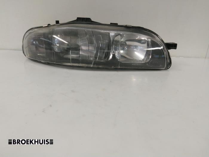 Używane Reflektor prawy Fiat Marea (185AX) 1.6 SX,ELX 16V Cena € 15,00 Procedura marży oferowane przez Autobedrijf Broekhuis B.V.