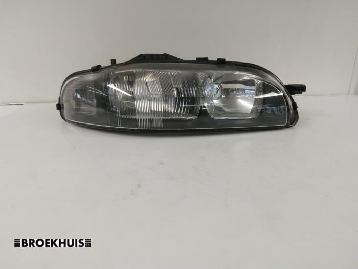 Używane Reflektor prawy Fiat Marea (185AX) 1.6 SX,ELX 16V Cena € 15,00 Procedura marży oferowane przez Autobedrijf Broekhuis B.V.