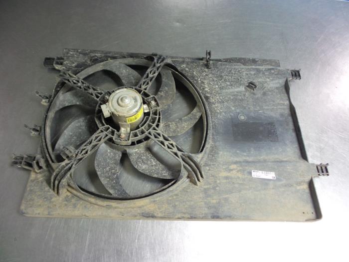 Begagnade Fläktmotor Opel Corsa D 1.4 16V Twinport Pris € 35,00 Marginaltabell erbjuds av Autobedrijf Broekhuis B.V.