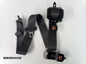 Used Rear seatbelt, left Kia Sportage (SL) 2.0 CVVT 16V 4x2 Price € 25,00 Margin scheme offered by Autobedrijf Broekhuis B.V.