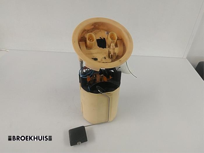 Usagé Pompe à carburant BMW 3 serie Touring (E91) 325d 24V Prix € 30,00 Règlement à la marge proposé par Autobedrijf Broekhuis B.V.