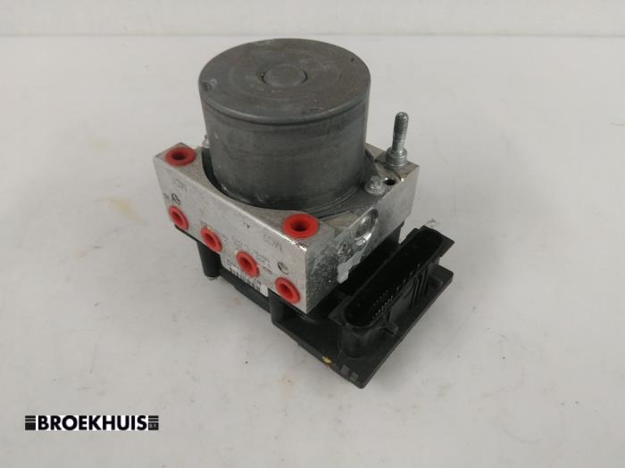 Begagnade ABS-pump Citroen C1 1.0 12V Pris € 25,00 Marginaltabell erbjuds av Autobedrijf Broekhuis B.V.