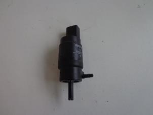 Used Windscreen washer pump Iveco New Daily IV 29L12 Price € 12,10 Inclusive VAT offered by Autobedrijf Broekhuis B.V.