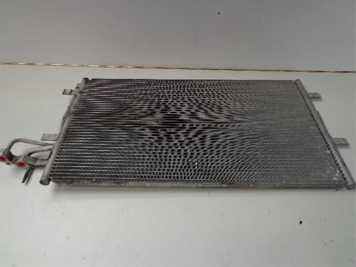Usagé Radiateur clim Ford Focus C-Max 1.6 TDCi 16V Prix € 30,00 Règlement à la marge proposé par Autobedrijf Broekhuis B.V.