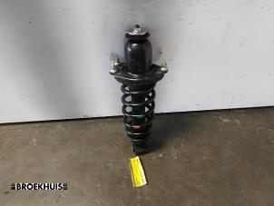 Gebrauchte Stoßdämpferstrebe links hinten Toyota Avensis Wagon (T25/B1E) 2.0 16V VVT-i D4 Preis € 25,00 Margenregelung angeboten von Autobedrijf Broekhuis B.V.