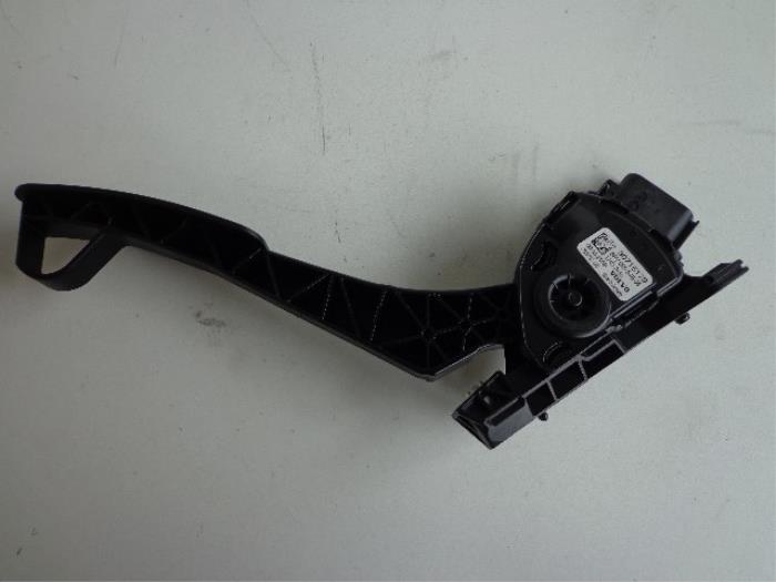 Accelerator pedal Volvo XC90 I 2.4 D5 20V 30715179