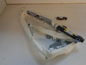 Used Roof curtain airbag, right Volvo V70 (SW) 2.4 D5 20V Price € 25,00 Margin scheme offered by Autobedrijf Broekhuis B.V.