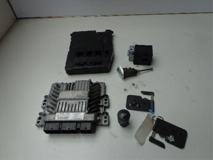 Used Injection computer Renault Scénic II (JM) 1.5 dCi 105 Price € 75,00 Margin scheme offered by Autobedrijf Broekhuis B.V.