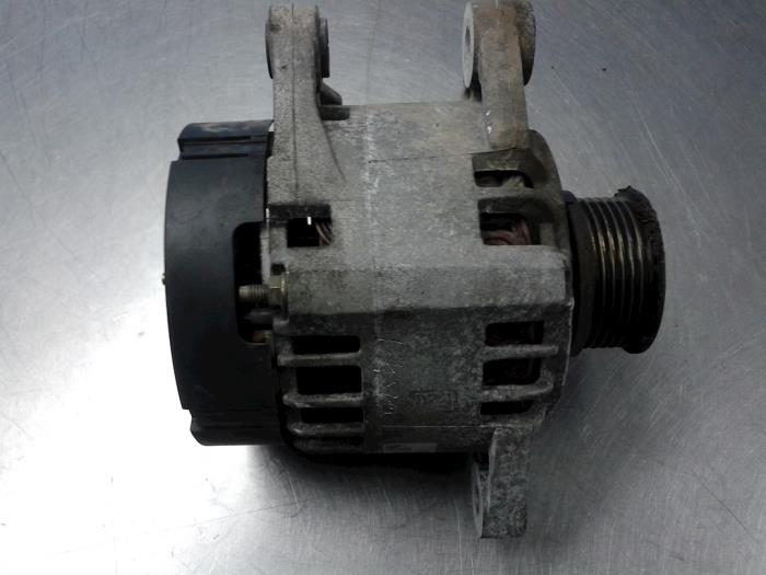 Usagé Dynamo Fiat Stilo (192A/B) 1.8 16V 3-Drs. Prix € 45,00 Règlement à la marge proposé par Autobedrijf Broekhuis B.V.