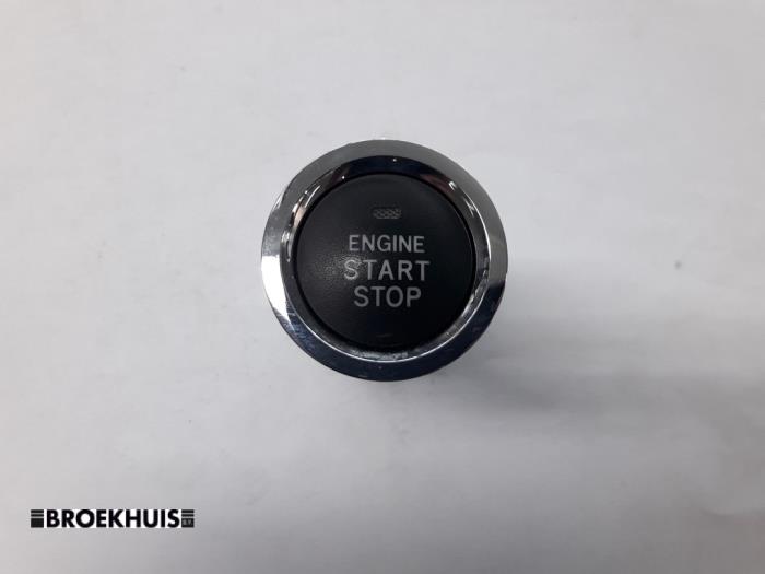 Używane Przelacznik Start/Stop Subaru Forester (SH) 2.0D Cena € 15,00 Procedura marży oferowane przez Autobedrijf Broekhuis B.V.