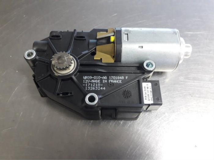 Used Renault Clio Iii Estate Grandtour Kr 1 2 16v Tce 100 Sunroof Motor Wrag Autobedrijf Broekhuis B V Proxyparts Com