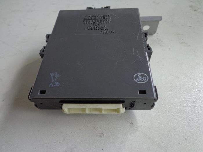 Central door locking module from a Subaru Forester (SH) 2.0D 2010
