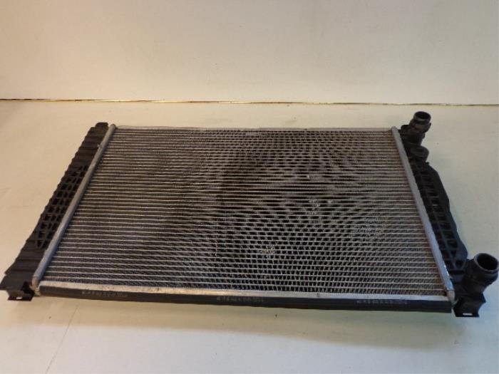 Usagé Radiateur Volkswagen Passat Variant (3B6) 1.8 Turbo 20V Prix € 25,00 Règlement à la marge proposé par Autobedrijf Broekhuis B.V.