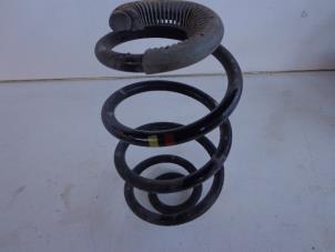 Used Rear coil spring Renault Clio III (BR/CR) 1.5 dCi FAP Price € 25,00 Margin scheme offered by Autobedrijf Broekhuis B.V.