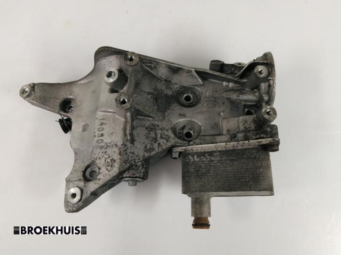 Gebrauchte Ölfiltergehäuse Volkswagen Passat CC (357) 1.8 TSI 16V Preis € 40,00 Margenregelung angeboten von Autobedrijf Broekhuis B.V.