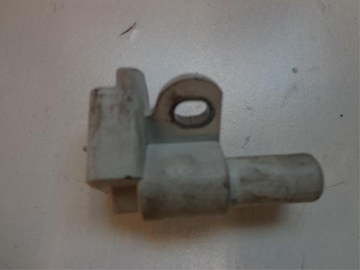 Gebrauchte Nockenwelle Sensor Volvo V50 (MW) 2.0 D 16V Preis € 10,00 Margenregelung angeboten von Autobedrijf Broekhuis B.V.