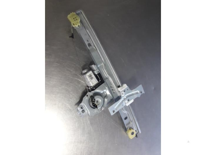 Window mechanism 4-door, front right from a Peugeot 207 SW (WE/WU) 1.6 16V VTRi 2010
