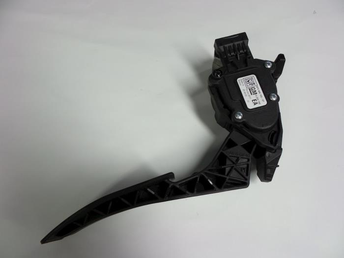 Begagnade Gaspedal Opel Ampera 1.4 16V Pris € 15,00 Marginaltabell erbjuds av Autobedrijf Broekhuis B.V.