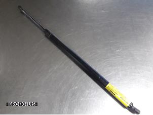 Used Rear gas strut, right Volkswagen Transporter T5 2.0 TDI DRF Price € 24,20 Inclusive VAT offered by Autobedrijf Broekhuis B.V.