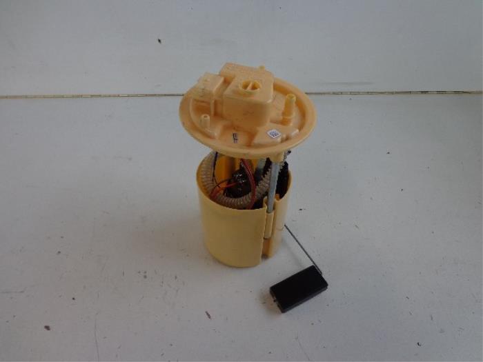 Usagé Pompe à carburant Fiat Punto Evo (199) 1.3 JTD Multijet 85 16V Euro 5 Prix € 22,50 Règlement à la marge proposé par Autobedrijf Broekhuis B.V.