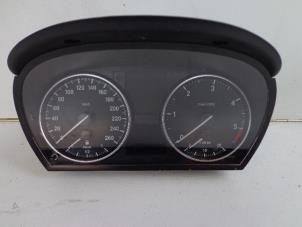 Used Odometer KM BMW 3 serie (E90) 318d 16V Price € 85,00 Margin scheme offered by Autobedrijf Broekhuis B.V.