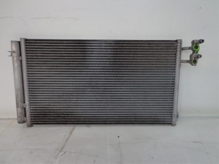 Usagé Radiateur clim BMW 3 serie (E90) 318d 16V Prix € 35,00 Règlement à la marge proposé par Autobedrijf Broekhuis B.V.