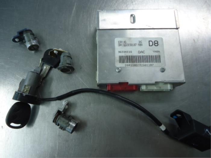 Used Injection computer Chevrolet Nubira (J200) 2.0 16V Price € 25,00 Margin scheme offered by Autobedrijf Broekhuis B.V.