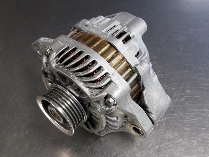 Usagé Dynamo Suzuki Splash 1.2 VVT 16V Prix € 50,00 Règlement à la marge proposé par Autobedrijf Broekhuis B.V.
