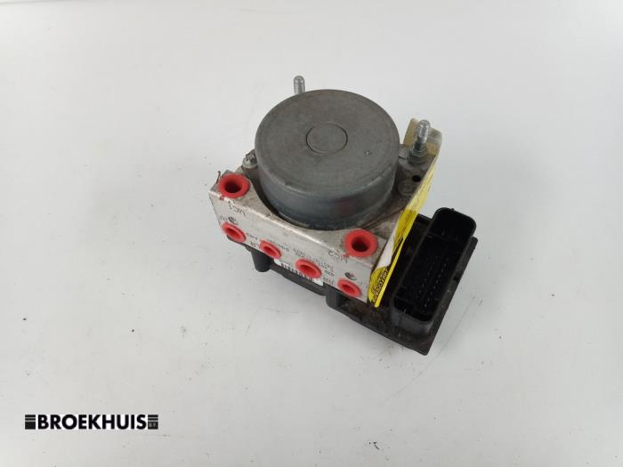 Usagé ABS Pumpe Peugeot Bipper (AA) 1.4 HDi Prix € 48,40 Prix TTC proposé par Autobedrijf Broekhuis B.V.