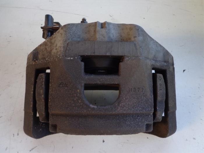 Gebrauchte Bremszange links vorne Audi A4 Avant (B7) 2.7 TDI V6 24V Preis € 15,00 Margenregelung angeboten von Autobedrijf Broekhuis B.V.