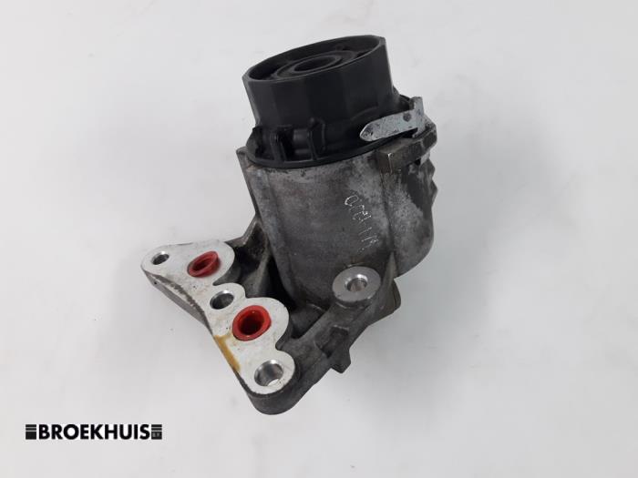 Gebrauchte Ölfiltergehäuse Toyota Verso 1.6 16V VVT-i Preis € 35,00 Margenregelung angeboten von Autobedrijf Broekhuis B.V.