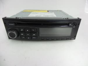 Używane Radioodtwarzacz CD Peugeot 208 I (CA/CC/CK/CL) 1.0 Vti 12V PureTech Cena € 50,00 Procedura marży oferowane przez Autobedrijf Broekhuis B.V.