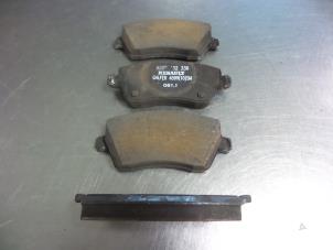 Used Front brake pad Renault Clio III (BR/CR) 1.5 dCi 70 Price € 15,00 Margin scheme offered by Autobedrijf Broekhuis B.V.