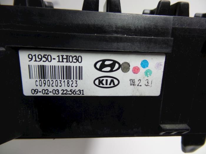 Porte fusible d'un Kia Cee'd (EDB5) 1.6 CRDi 16V 2009