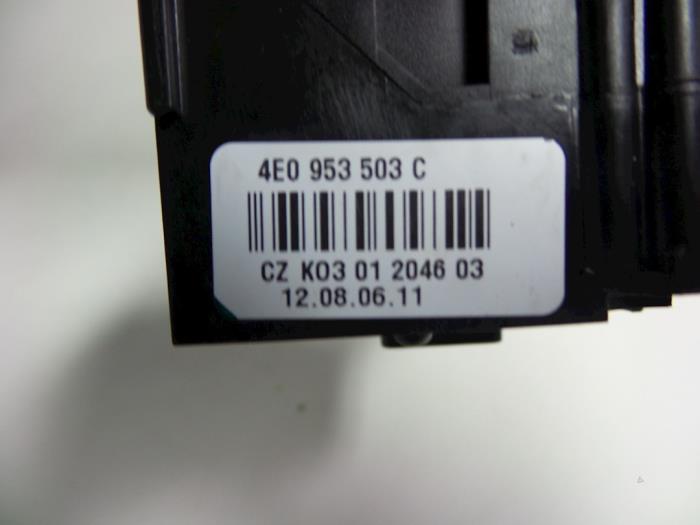 Interruptor de limpiaparabrisas de un Audi A6 Avant (C6) 2.7 TDI V6 24V 2006