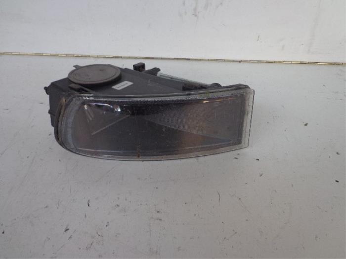 Fog light, front right from a Saab 9-3 Sport Estate (YS3F) 1.9 TiD 2006