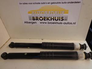 Used Shock absorber kit Renault Clio IV (5R) 0.9 Energy TCE 90 12V Price € 50,00 Margin scheme offered by Autobedrijf Broekhuis B.V.