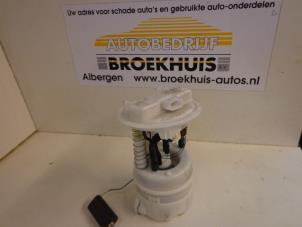 Used Electric fuel pump Renault Clio IV (5R) 0.9 Energy TCE 90 12V Price € 80,00 Margin scheme offered by Autobedrijf Broekhuis B.V.