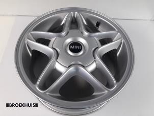 Used Wheel Austin Mini Open (R52) 1.6 16V Cooper S Price € 40,00 Margin scheme offered by Autobedrijf Broekhuis B.V.