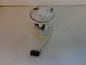 Used Electric fuel pump Peugeot 206 SW (2E/K) 1.6 16V Price € 35,00 Margin scheme offered by Autobedrijf Broekhuis B.V.
